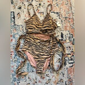 Animal print Aerie one piece swimsuit - new with tags and liner